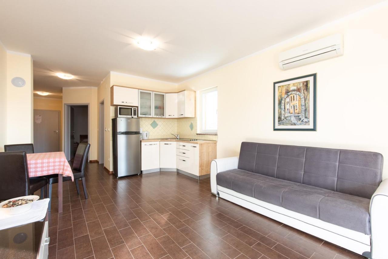 קרק Apartments Bella Vista מראה חיצוני תמונה