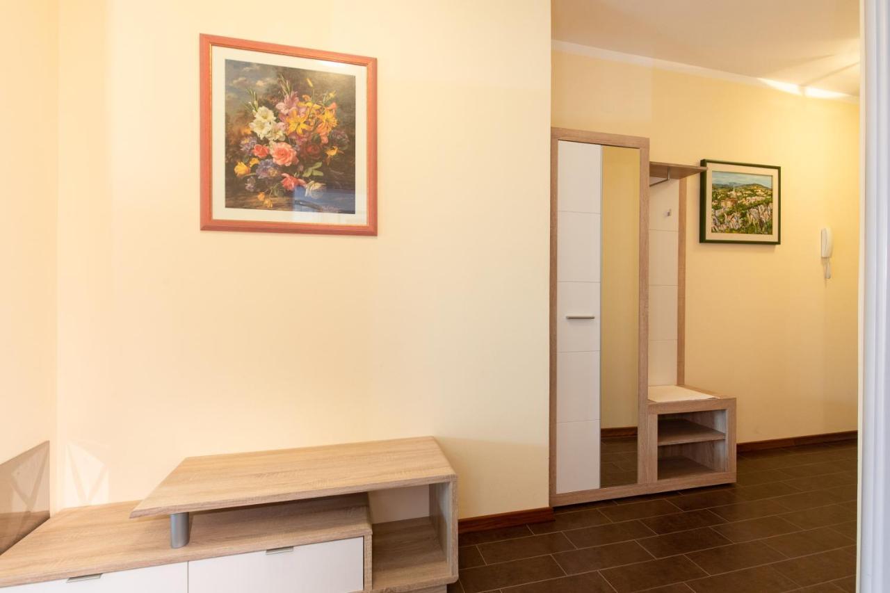 קרק Apartments Bella Vista מראה חיצוני תמונה