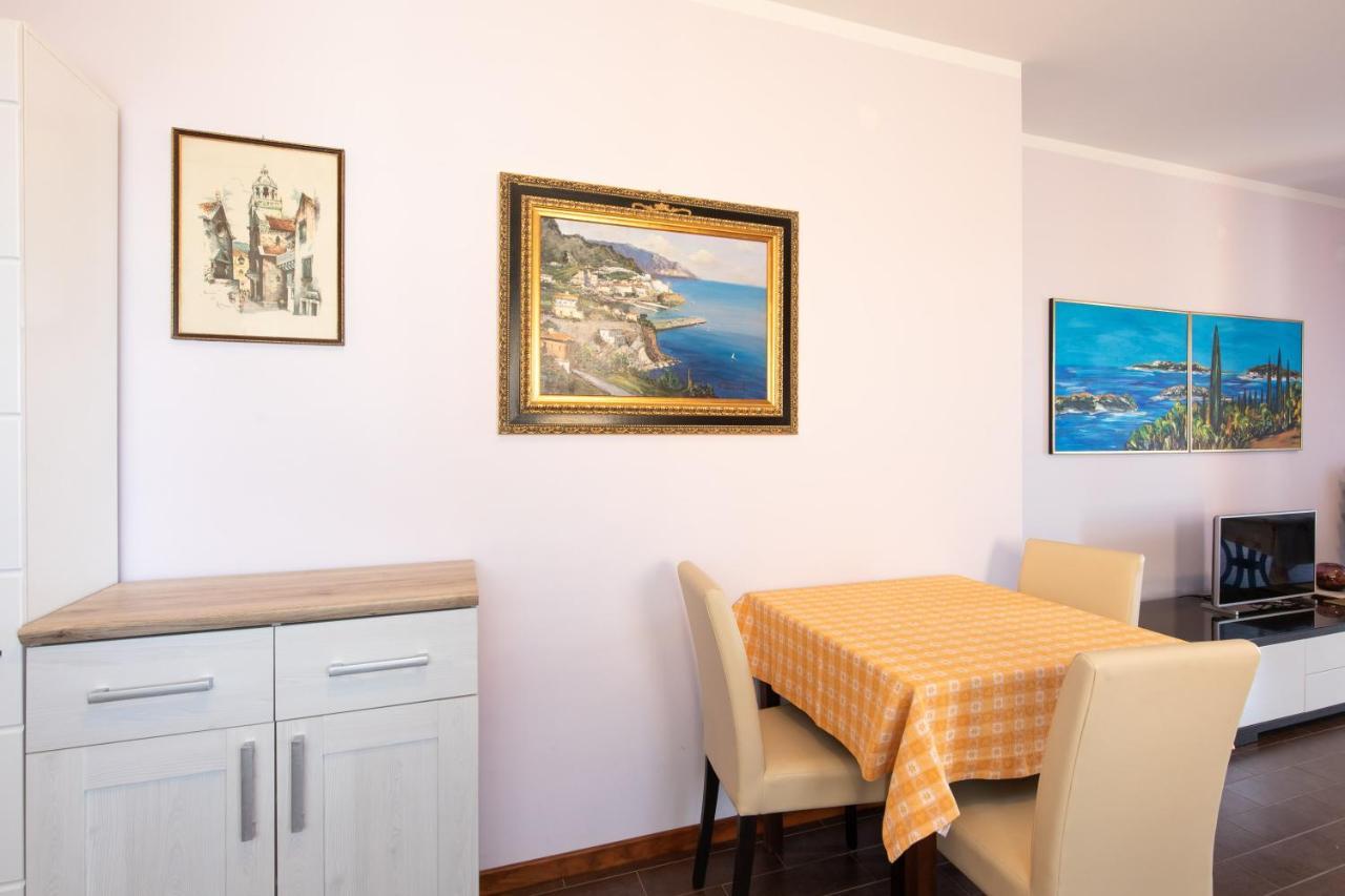 קרק Apartments Bella Vista מראה חיצוני תמונה
