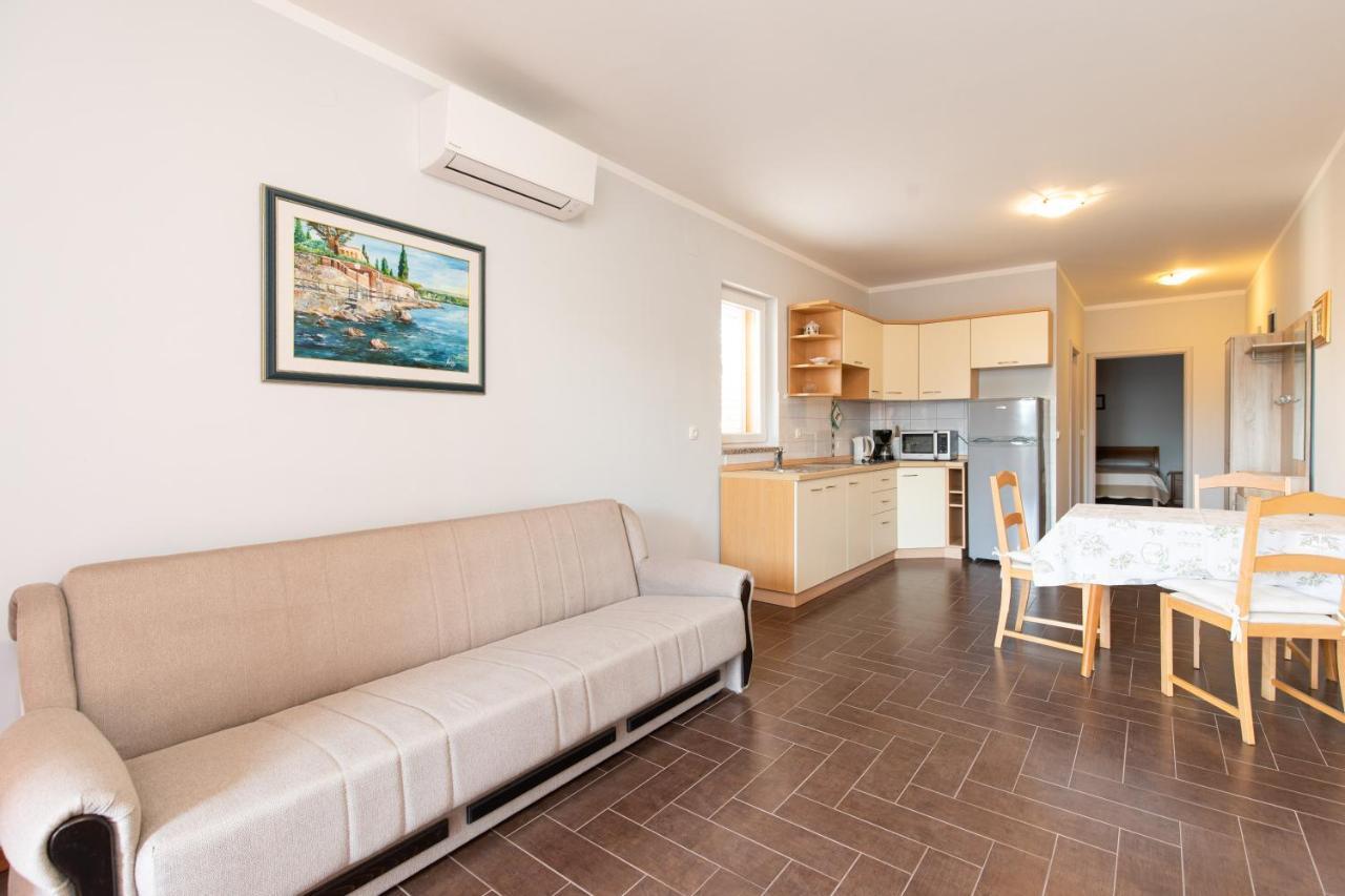 קרק Apartments Bella Vista מראה חיצוני תמונה
