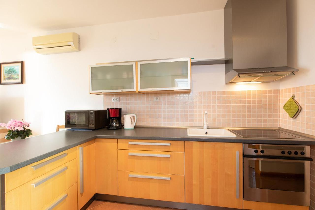 קרק Apartments Bella Vista מראה חיצוני תמונה